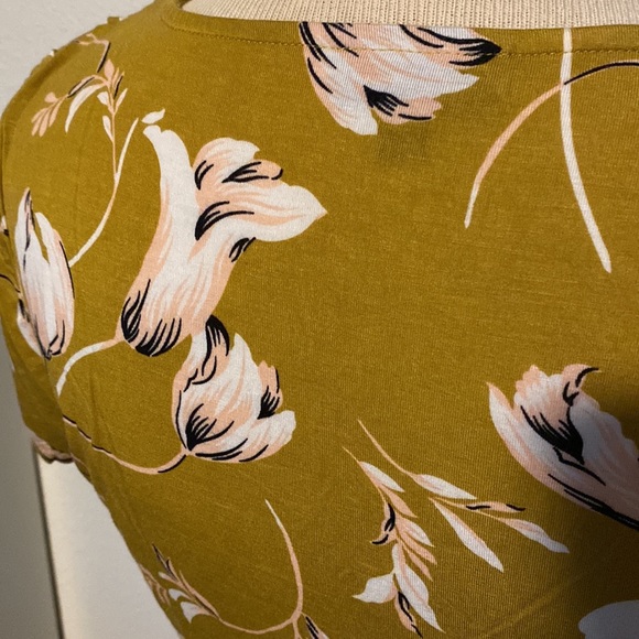 ModCloth tie front floral blouse - Picture 3 of 4